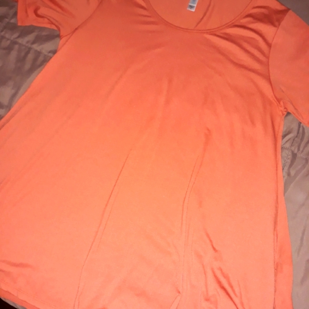 Ladies md lularoe tunic
